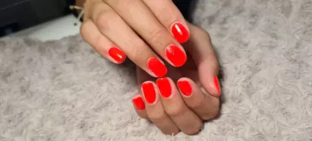 Vernis semi-permanent au salon d'esthétique Nouvelle Vague à Carantec