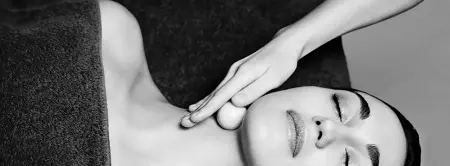 Soins relaxant au salon d'esthétique de Carantec